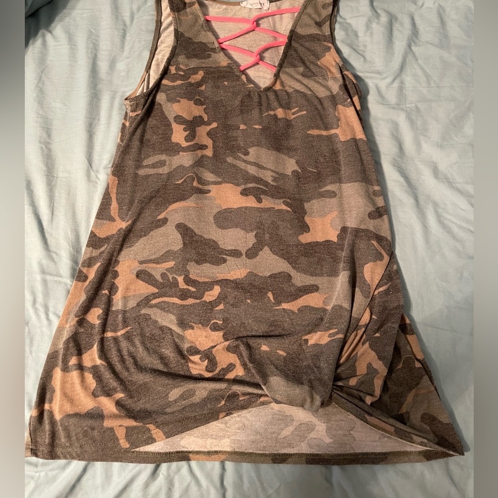Camo tank